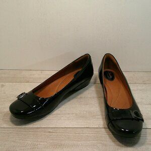CLARKS Artisan Black Patent Leather Band & Buckle Ballet Flat Sz 8.5
